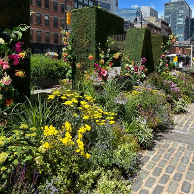 New York City&#39;s Meatpacking District Gets a Floral Makeover With L.E.A.F&#39;s Second Annual Festival of Flowers