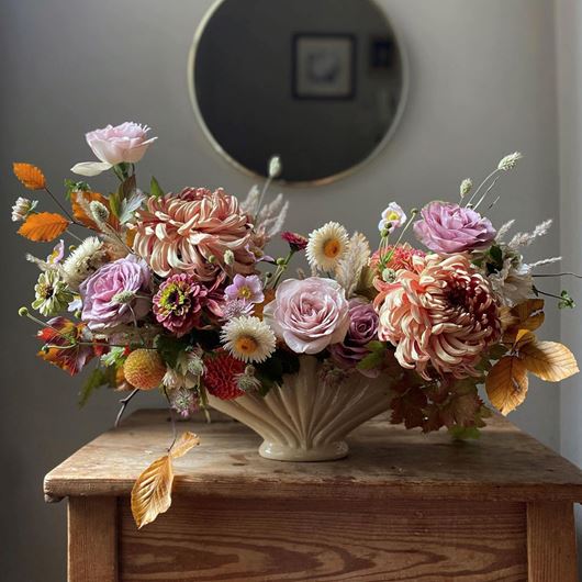 Autumnal centerpiece by Anna Potter.