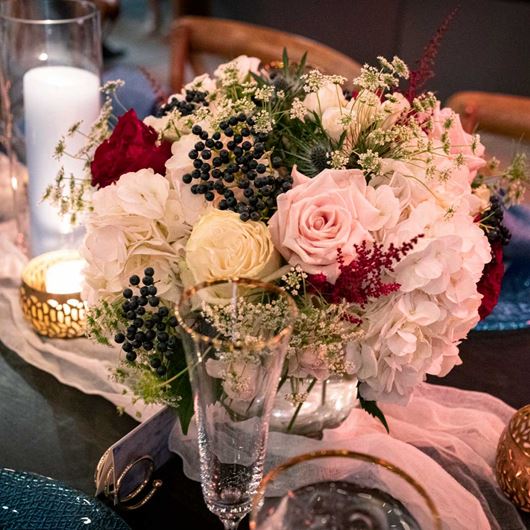 Picturesque florals for a rooftop micro-wedding in Manhattan, New York. 