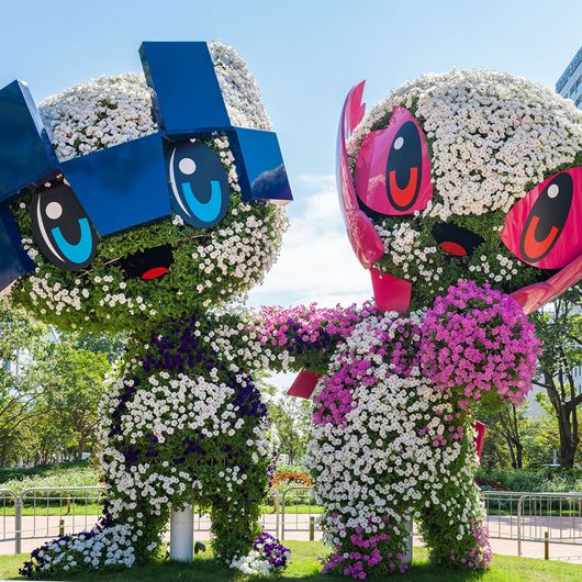 Topiary featuring the 2020 Tokyo Olympic and Paralympic Games mascots, Miraitowa and Someity.