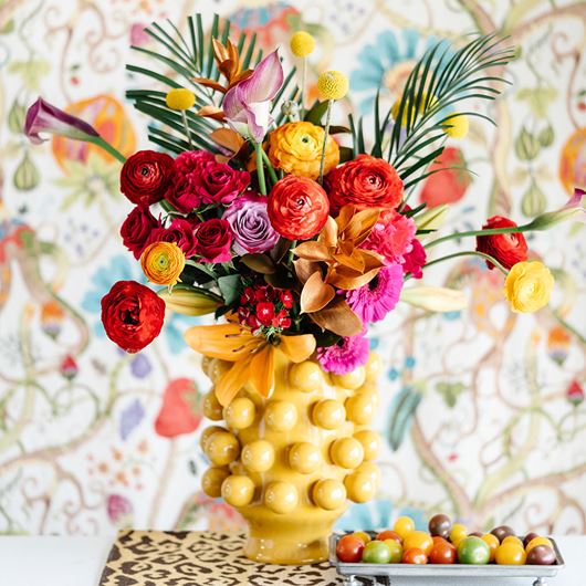 VOLUPTUOUS-inspired arrangement.