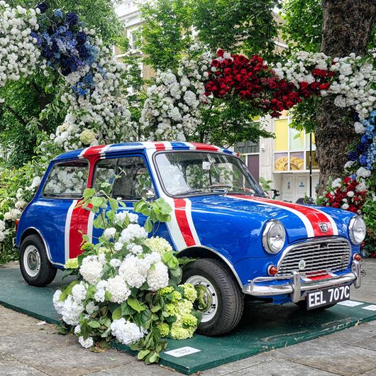 Chelsea In Bloom brings crowds to Kings Road, Chelsea in light of the 2022 RHS Chelsea Flower Show.