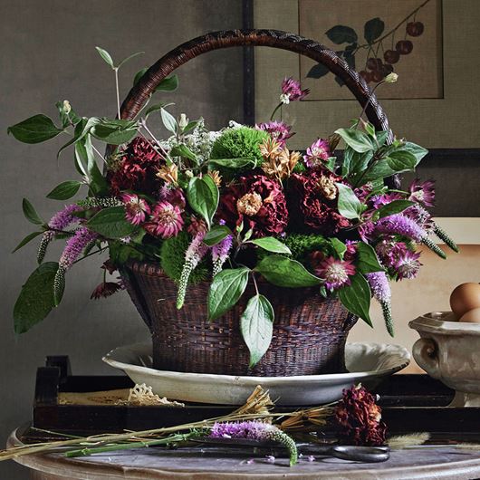 Early autumn tablescape inspired by cottagecore elements.