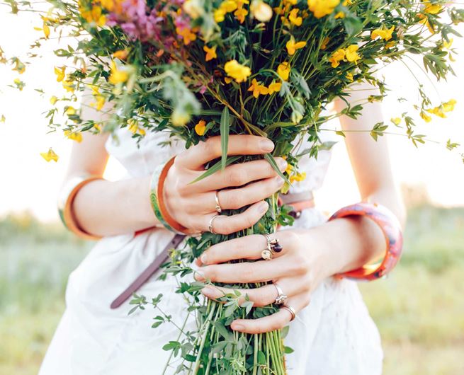 A boho-style bouquet of wildflowers.