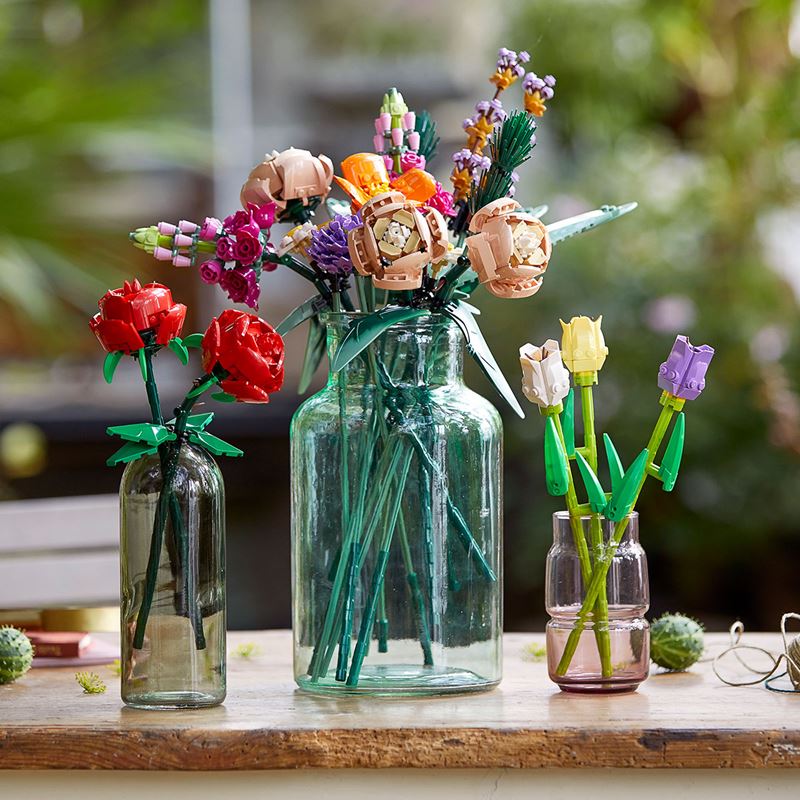 Flattering Imitation Blossoms with Adult-Friendly DIY Botanicals from LEGO  - Stylewatch -  Magazine